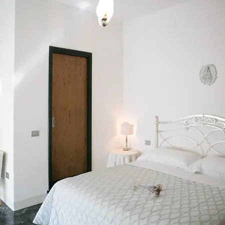 Casa Dei Grilli B&B 롱기아노