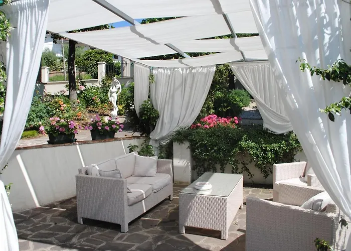 Casa Dei Grilli Oda ve Kahvaltı 4*